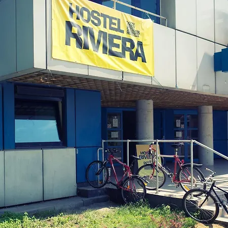 Hostel Dizzy Daisy Riviera