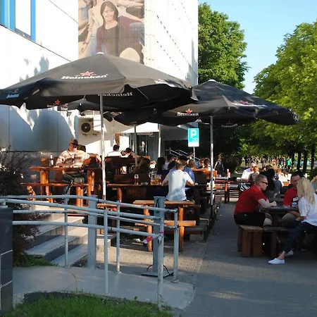 Dizzy Daisy Riviera *