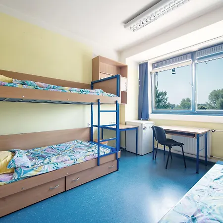 Dizzy Daisy Riviera Hostel Warschau