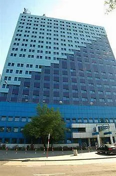 Dizzy Daisy Riviera Hostel Warschau