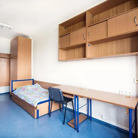 Dizzy Daisy Riviera Хостел Варшава